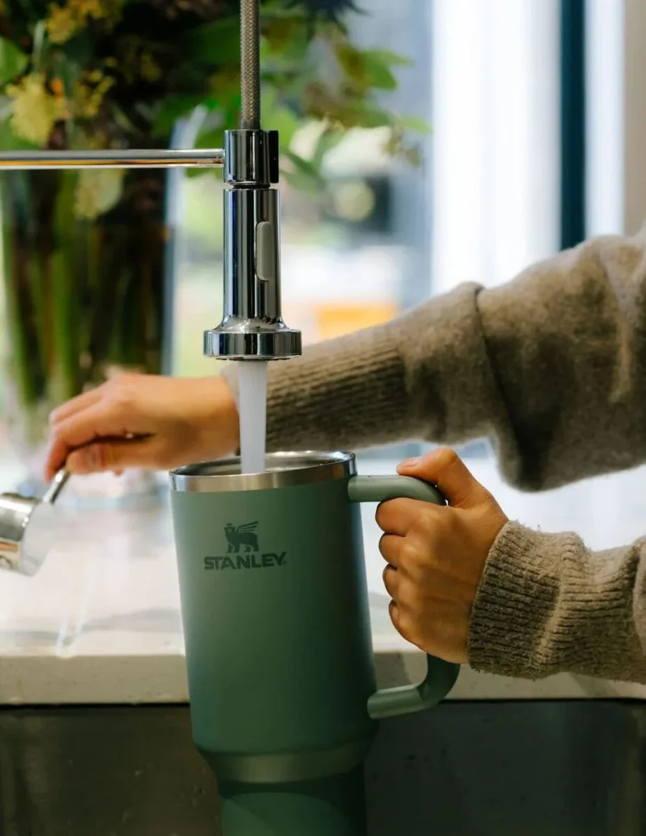 Botella Isoterma Stanley The Quencher H2.0 FlowState™ Tumbler Verde Unisex 1,2 L - Imagen 4