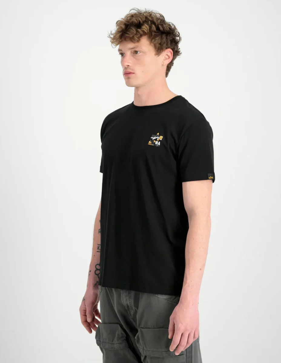 Camiseta Alpha Industries Camo Logo Puff Print Back Print Negra Hombre - Imagen 4