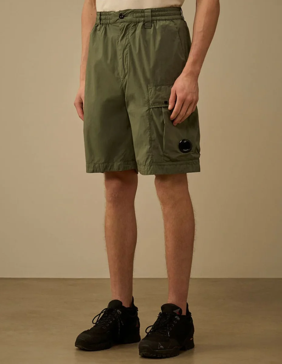 Pantalón Corto C.P. Company 50 Fili Stretch Loose Lens Verde Hombre - Imagen 3