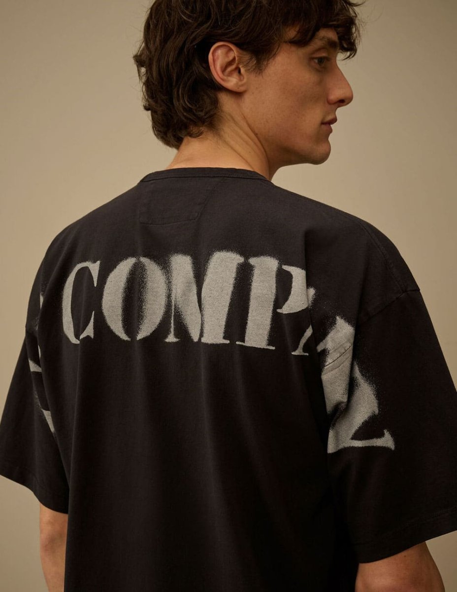 Camiseta C.P. Company Stencil Negra Hombre - Imagen 5