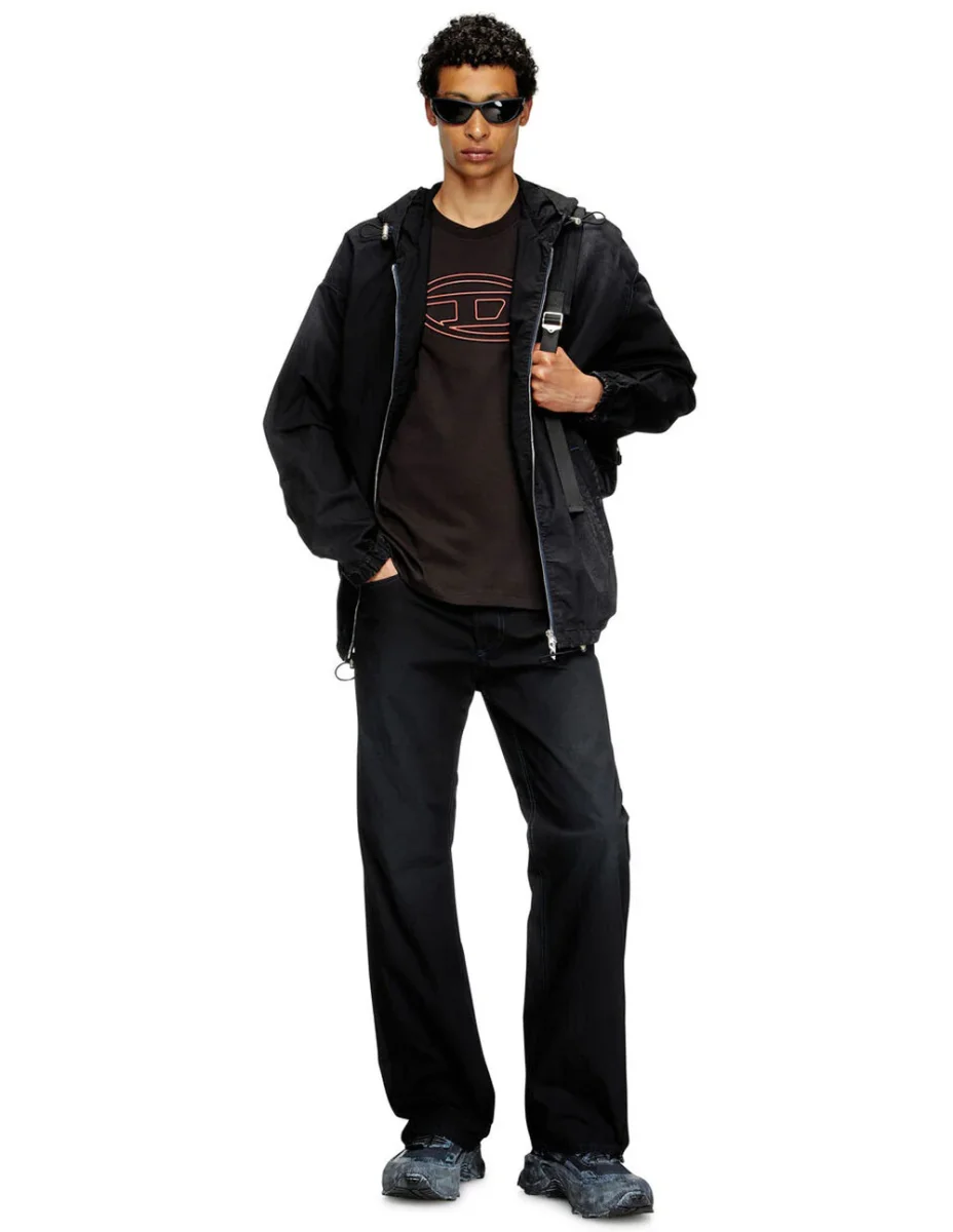 Camiseta DIESEL con Oval-D en Relieve Negra Hombre - Imagen 4