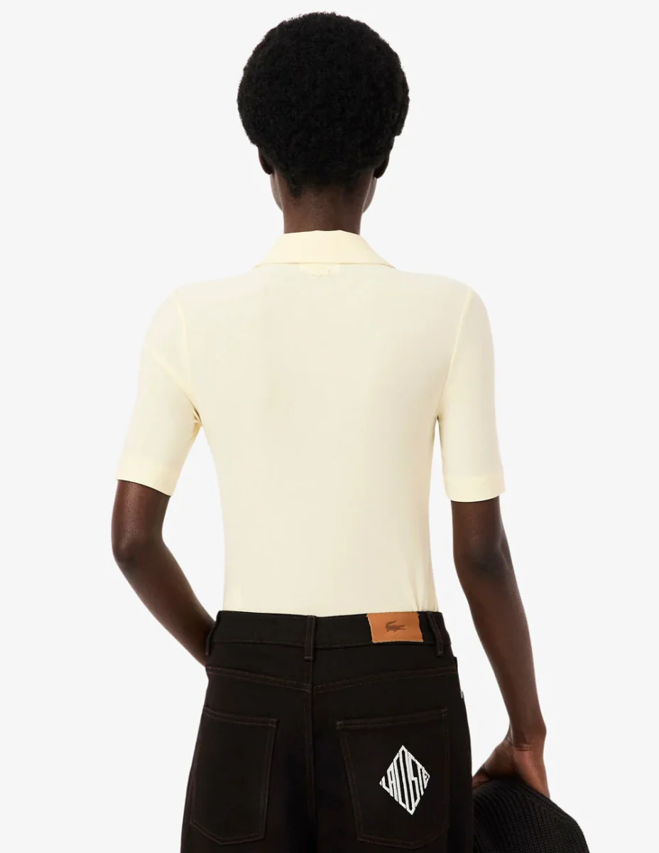 Polo Lacoste con Logo Bordado Beige Mujer - Imagen 7