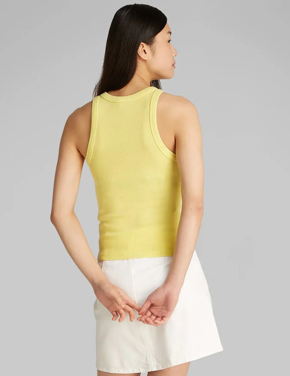 Camiseta Calvin Klein Jeans de Tirantes con Logo Amarilla Mujer - Imagen 4