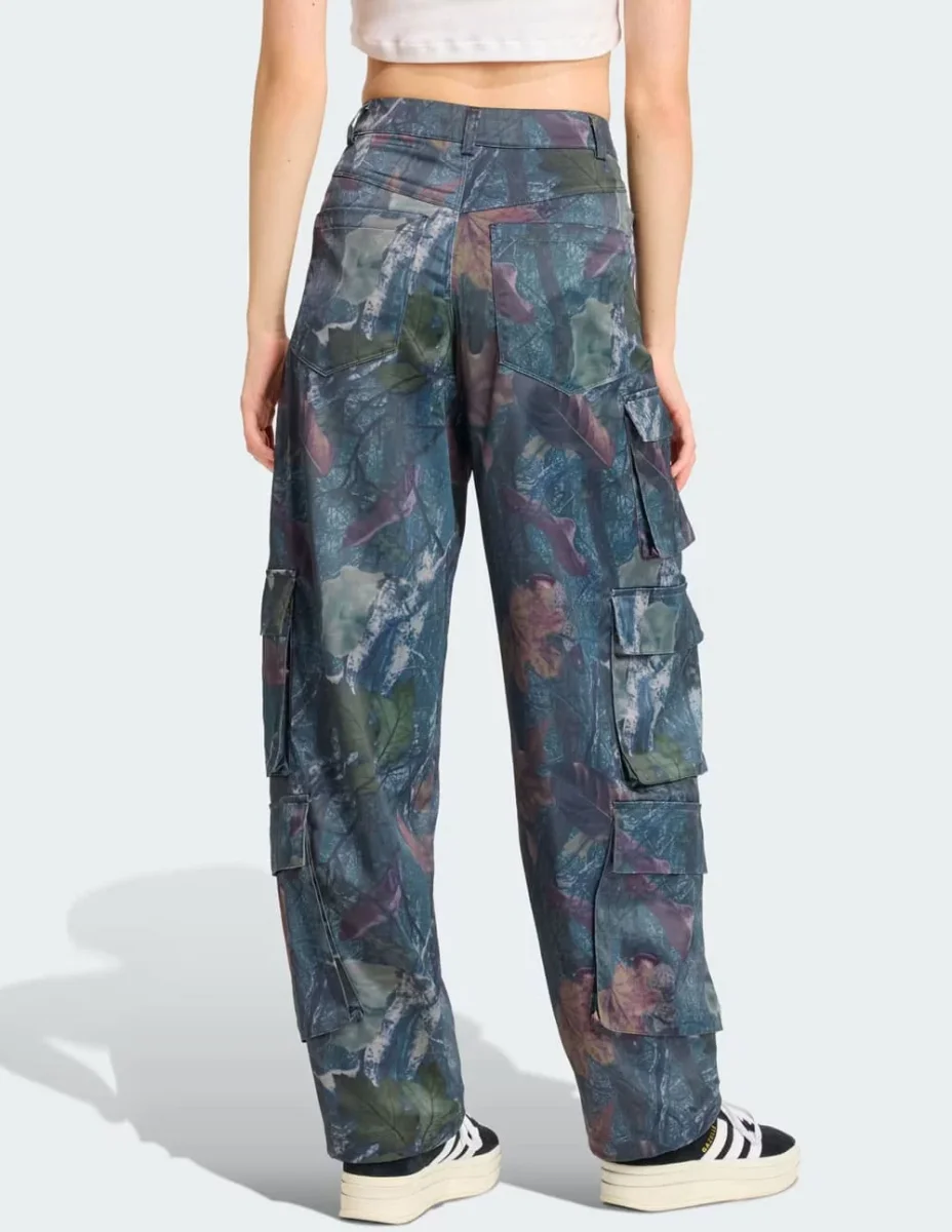 Pantalón adidas Leaf Camo Print Satin Azul Mujer - Imagen 3