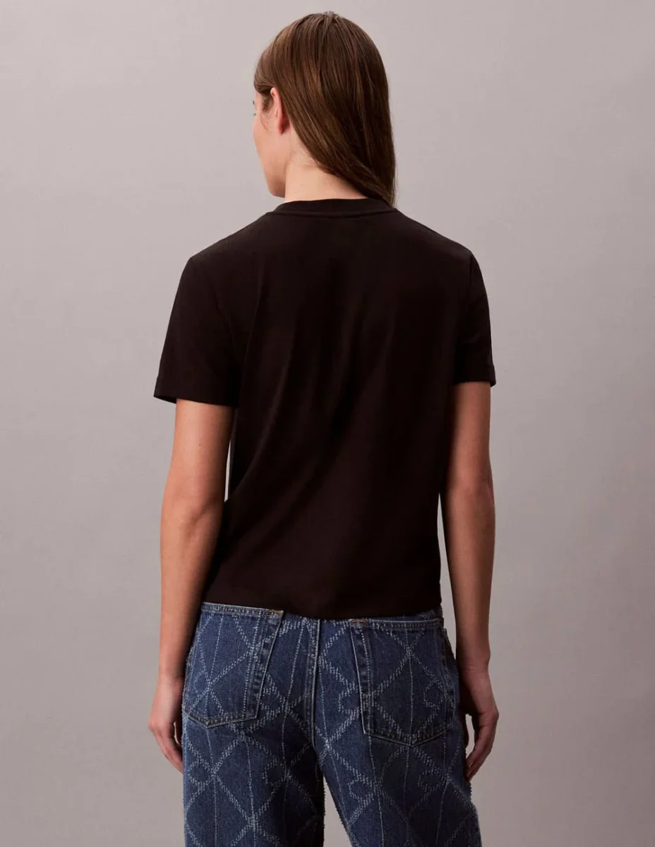 Camiseta Calvin Klein Jeans con Logo Negra Mujer - Imagen 3