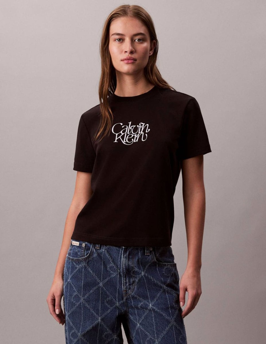 Camiseta Calvin Klein Jeans con Logo Negra Mujer - Imagen 2