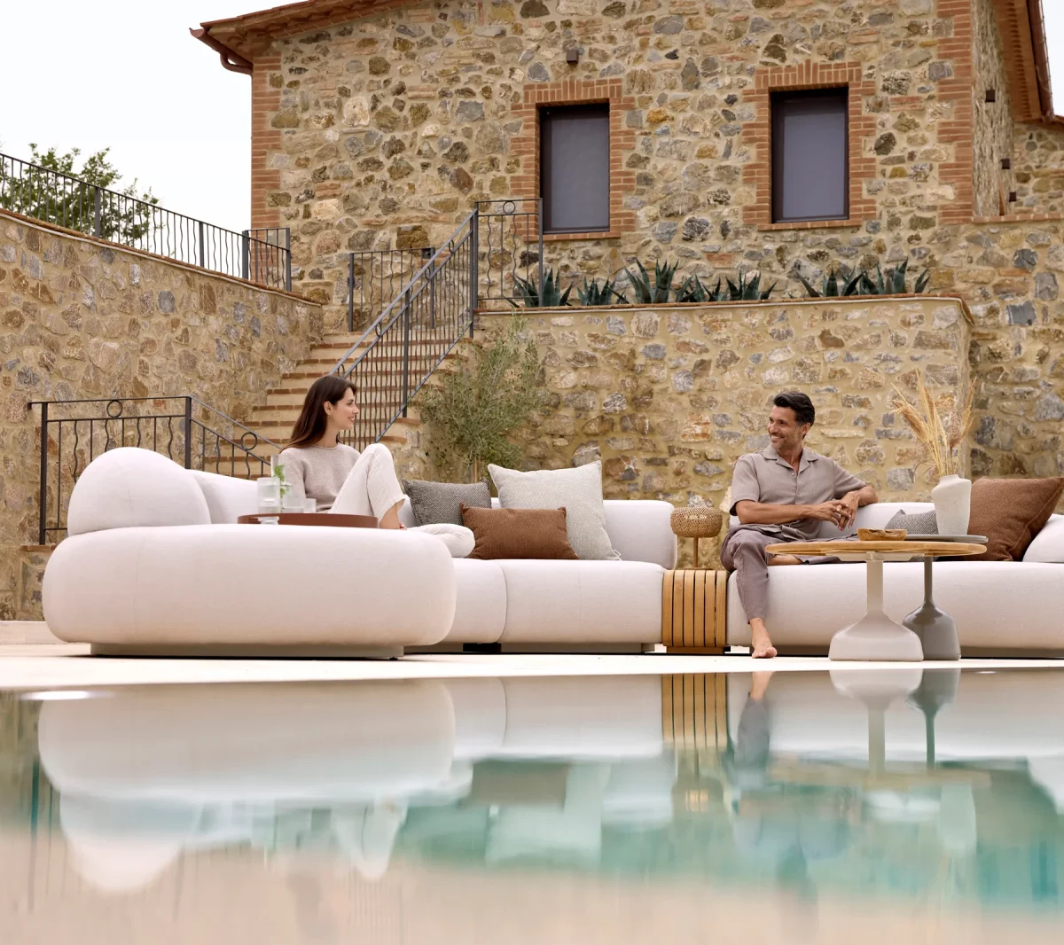 Sofá Mellow de 6 plazas con dos mesas de centro - Imagen 5