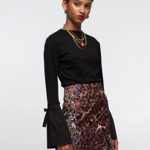 Top Peace and Chaos Petunia Negro Mujer