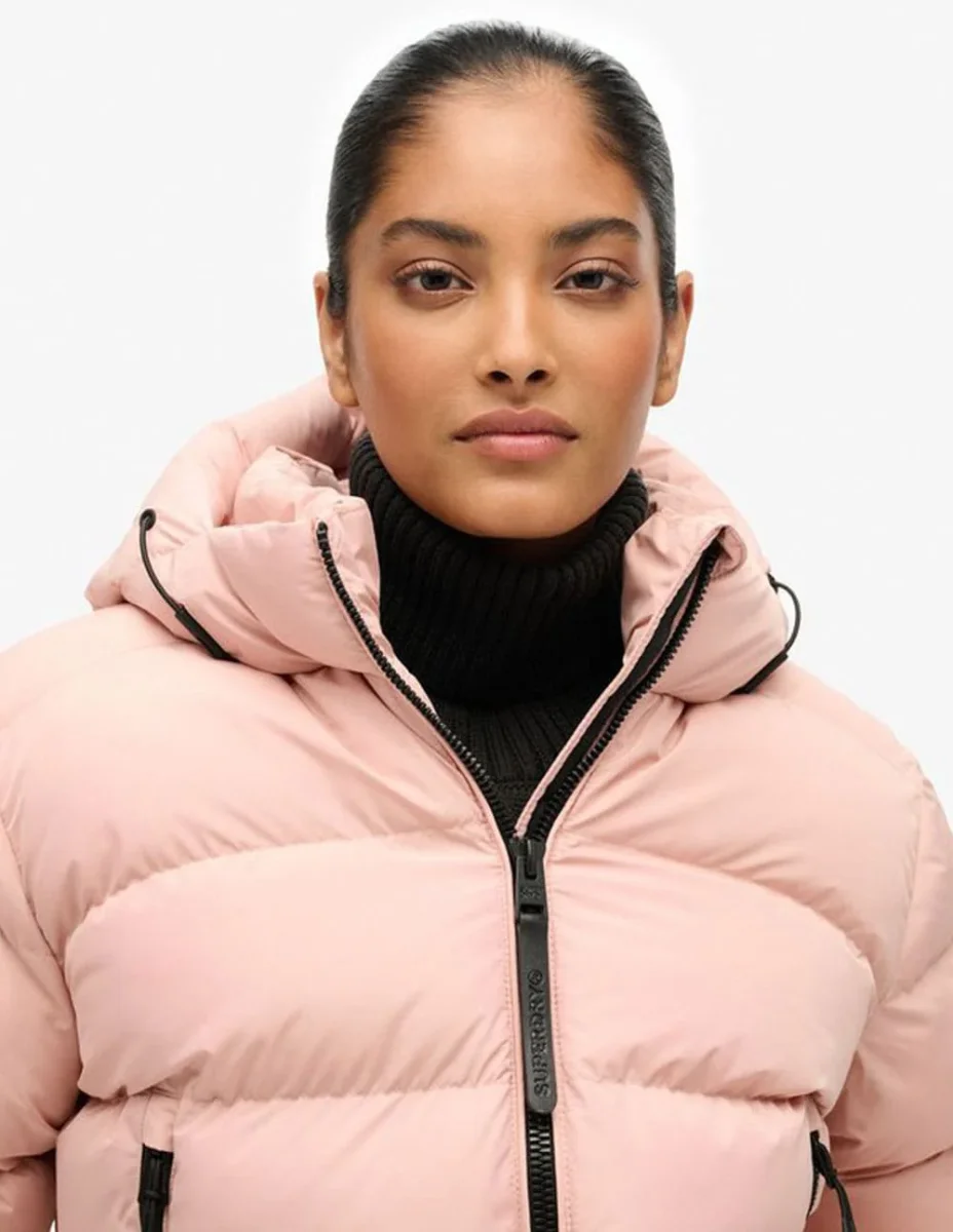 Chaqueta Acolchada Superdry con Capucha Rosa Mujer - Imagen 4